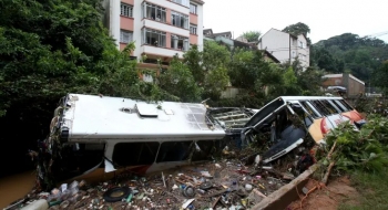 Quase um mês depois das chuvas de Petrópolis mais de 600 seguem desabrigados e não sabem quando vão receber aluguel social